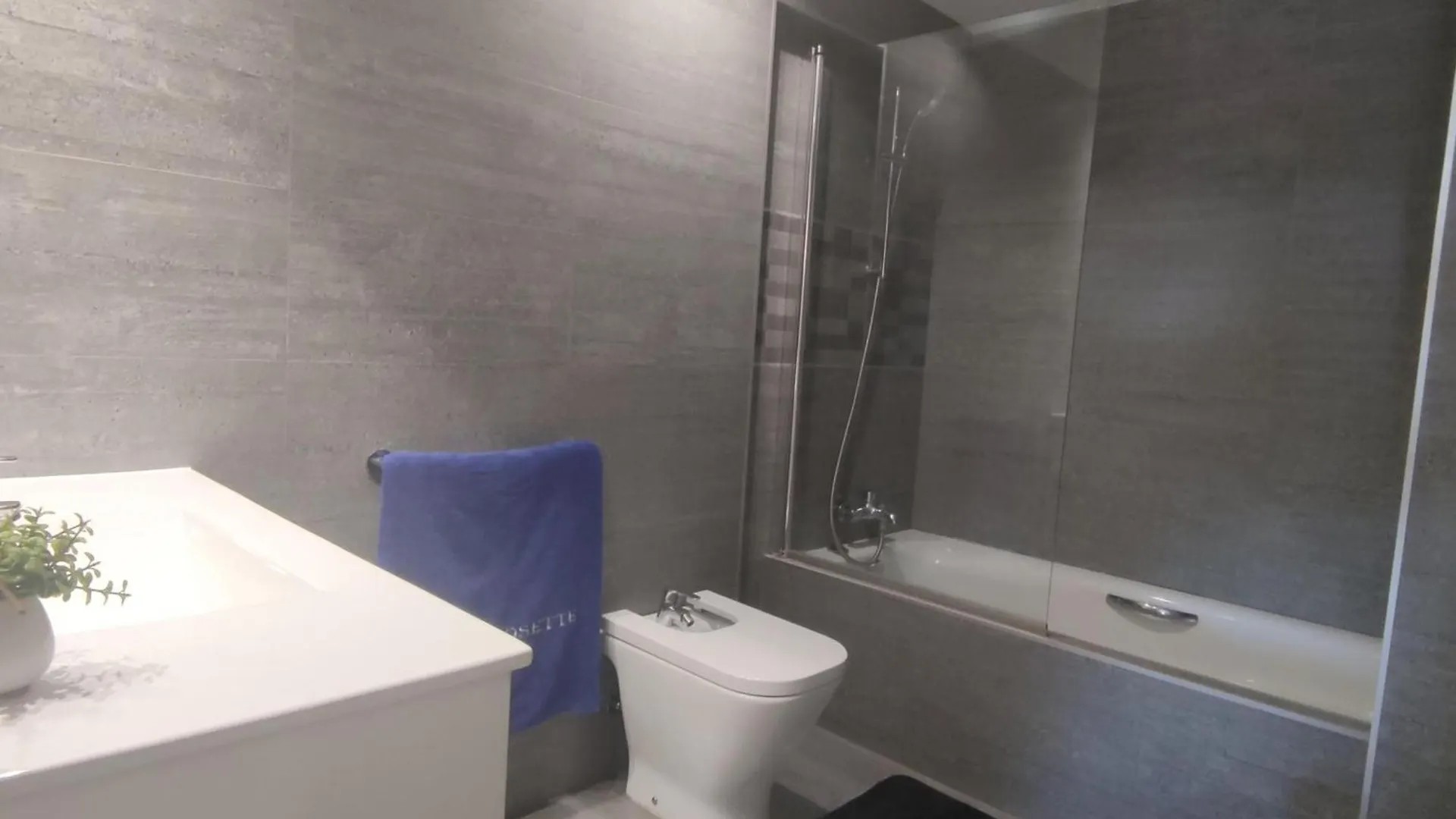 Apartamento Moderno En El Centro De Platja D'Aro - Cerca De La Playa Y Parking Incluido - Es-209-54 شقة